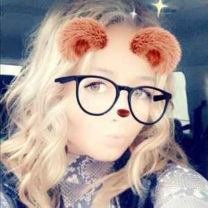 Meet your Posher, Mikala